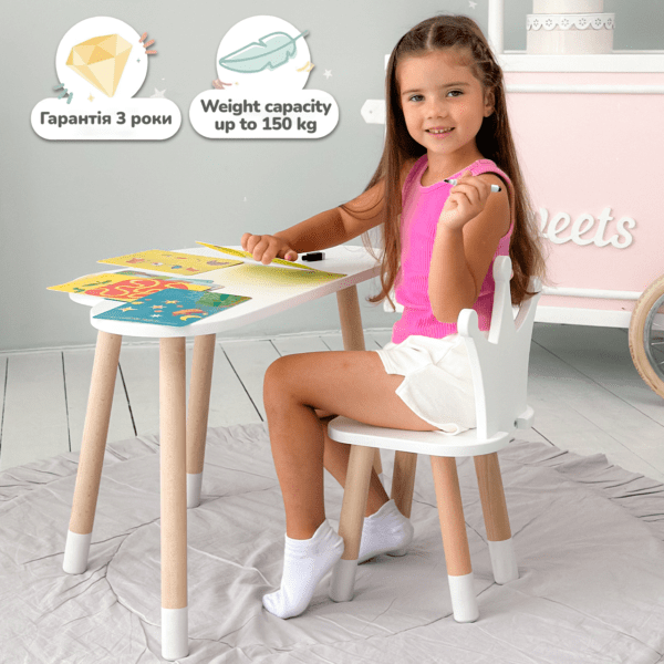Weißer Kindertisch in Wolkenform und weißer Stuhl in Kronenform – Bild 6