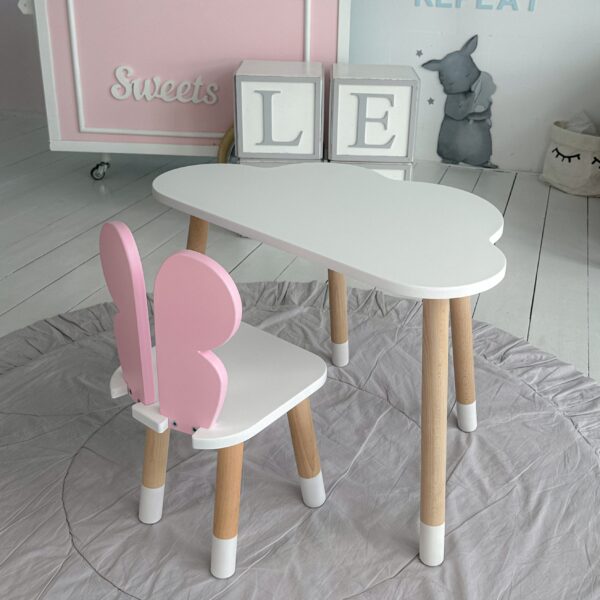 Weißer Schreibtisch in Wolkenform und rosa Stuhl in Schmetterlingsform für Kinder – Bild 9