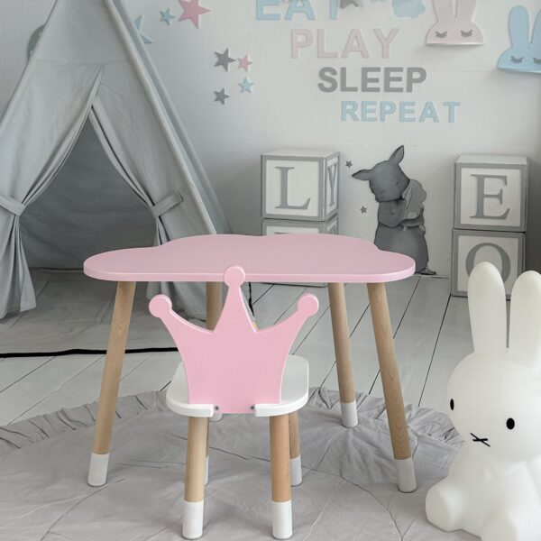 Kindertisch in Wolkenform und rosa Stuhl in Kronenform mit weißem Sitz – Bild 8