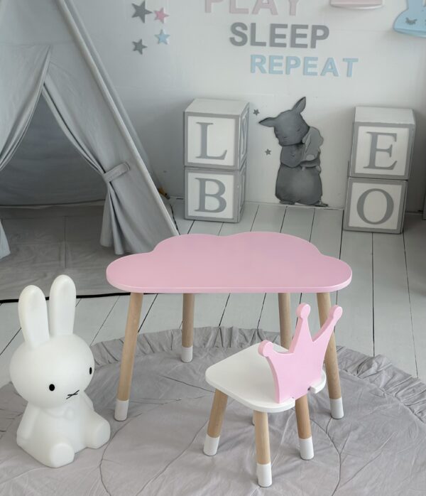 Kindertisch in Wolkenform und rosa Stuhl in Kronenform mit weißem Sitz – Bild 3