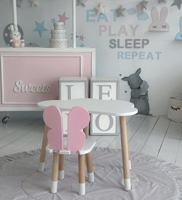 Weißer Schreibtisch in Wolkenform und rosa Stuhl in Schmetterlingsform für Kinder – Bild 3