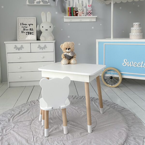 Weißer Kindertisch mit klappbarer Tischplatte und weißem Stühlchen in Bärenform – Bild 5