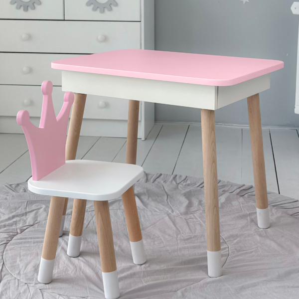 Rosa Kindertisch mit ausklappbarer Tischplatte und einem Stuhl in Form einer Krone