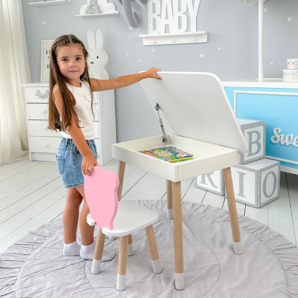 Weißer Kindertisch mit klappbarer Tischplatte und rosa Stühlchen in Bärenform – Bild 2