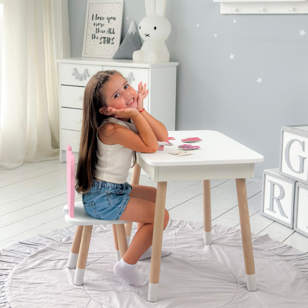 Weißer Kindertisch mit klappbarer Tischplatte und rosa Stühlchen in Bärenform – Bild 8