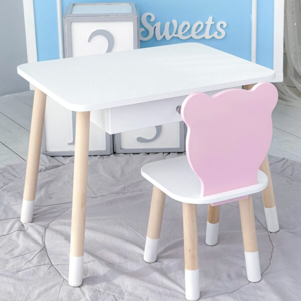 Weißer Kindertisch mit Schublade und Stuhl in Form eines rosa Bären