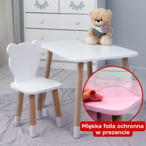 Biały prostokątny stół i krzesło w kształcie białego misia